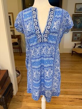 Bella Tu  White / Blue  beaded neckline dress. Size Medium